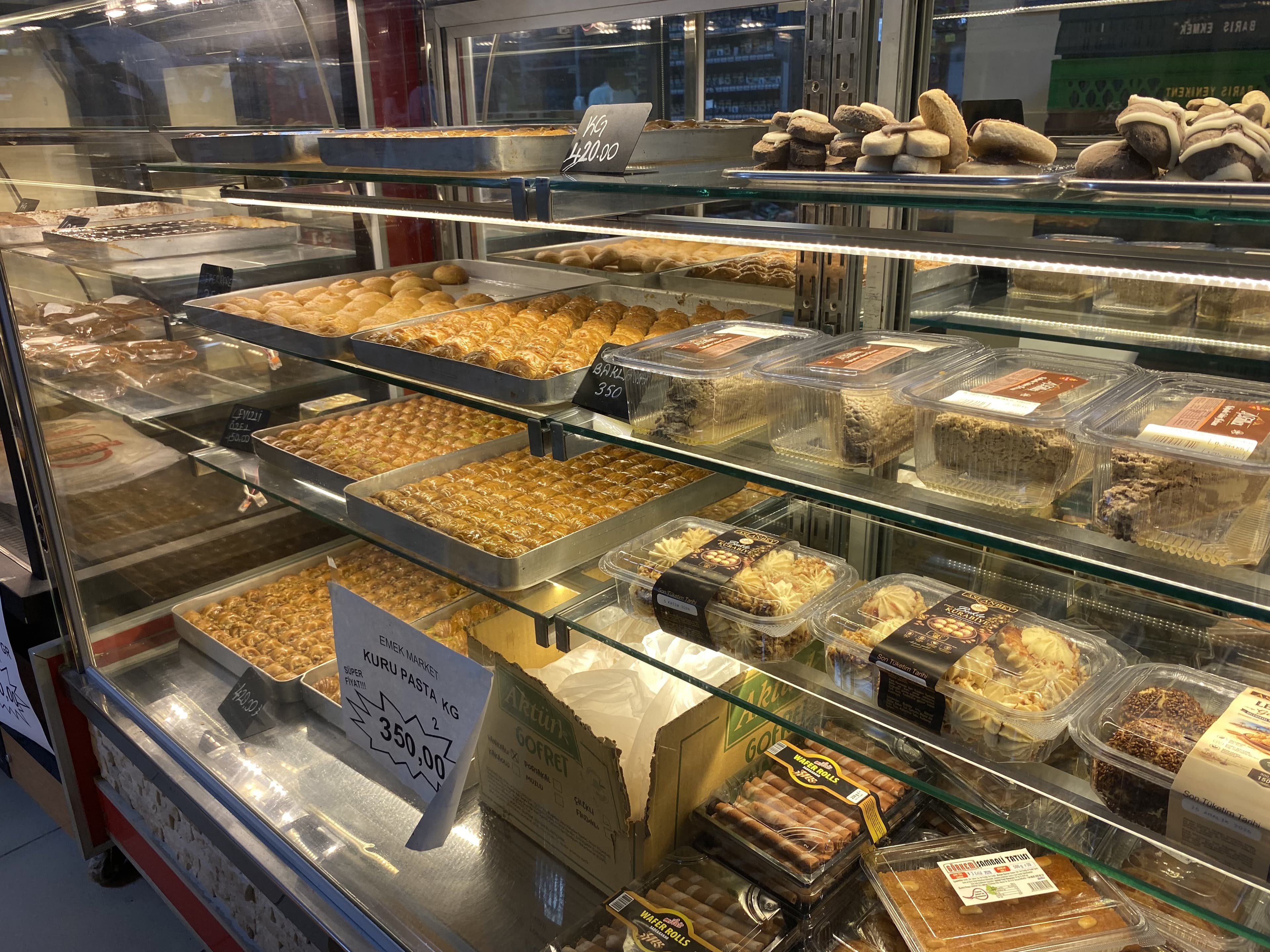 Emek Market Vitrin 38