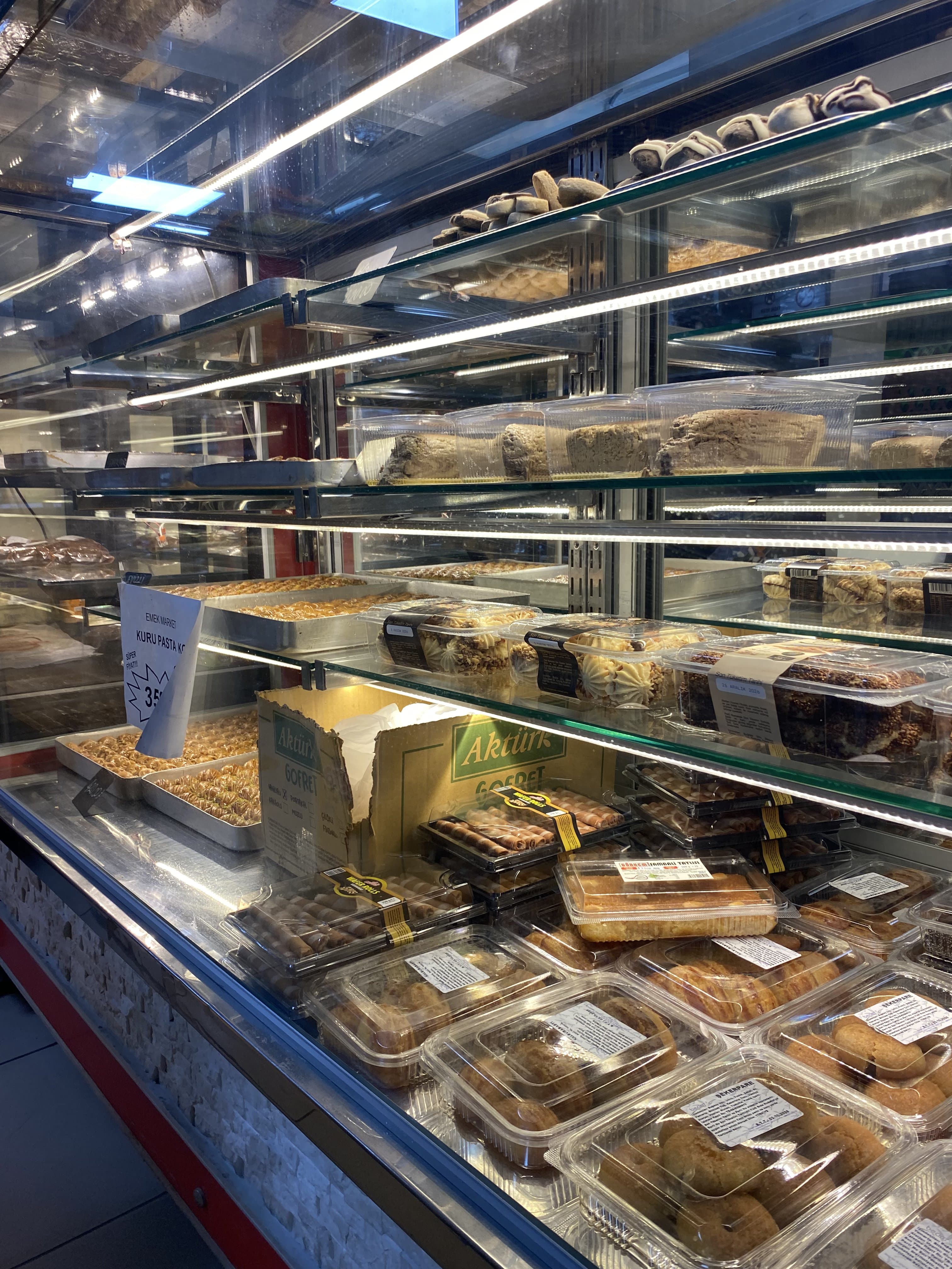 Emek Market Vitrin 39